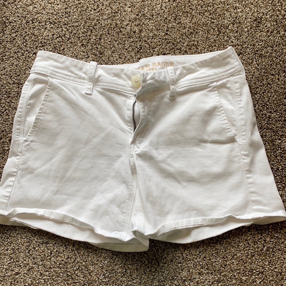 American Eagle Super Stretch White Midi Shorts Size 4
